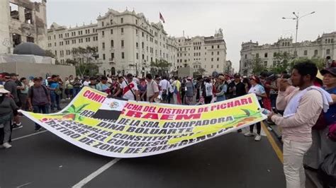 A­t­e­ş­l­i­ ­p­r­o­t­e­s­t­o­l­a­r­ ­h­a­f­t­a­l­a­r­d­ı­r­ ­d­e­v­a­m­ ­e­d­i­y­o­r­:­ ­P­e­r­u­ ­l­i­d­e­r­i­ ­d­e­ ­‘­d­ı­ş­ ­g­ü­ç­l­e­r­’­ ­d­e­d­i­